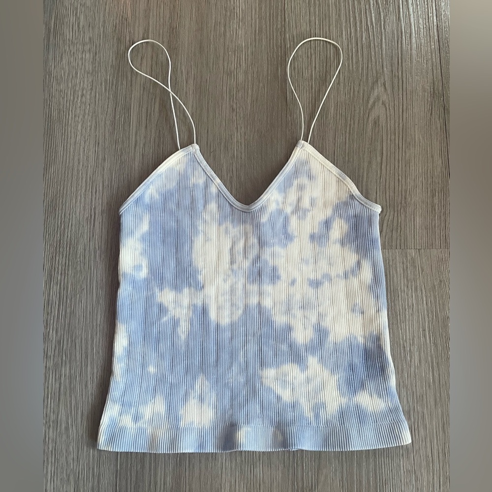 NWOT Nikibiki Blue White Tie Dye Ribbed Cropped Seamless Cami Tank Stretch OS